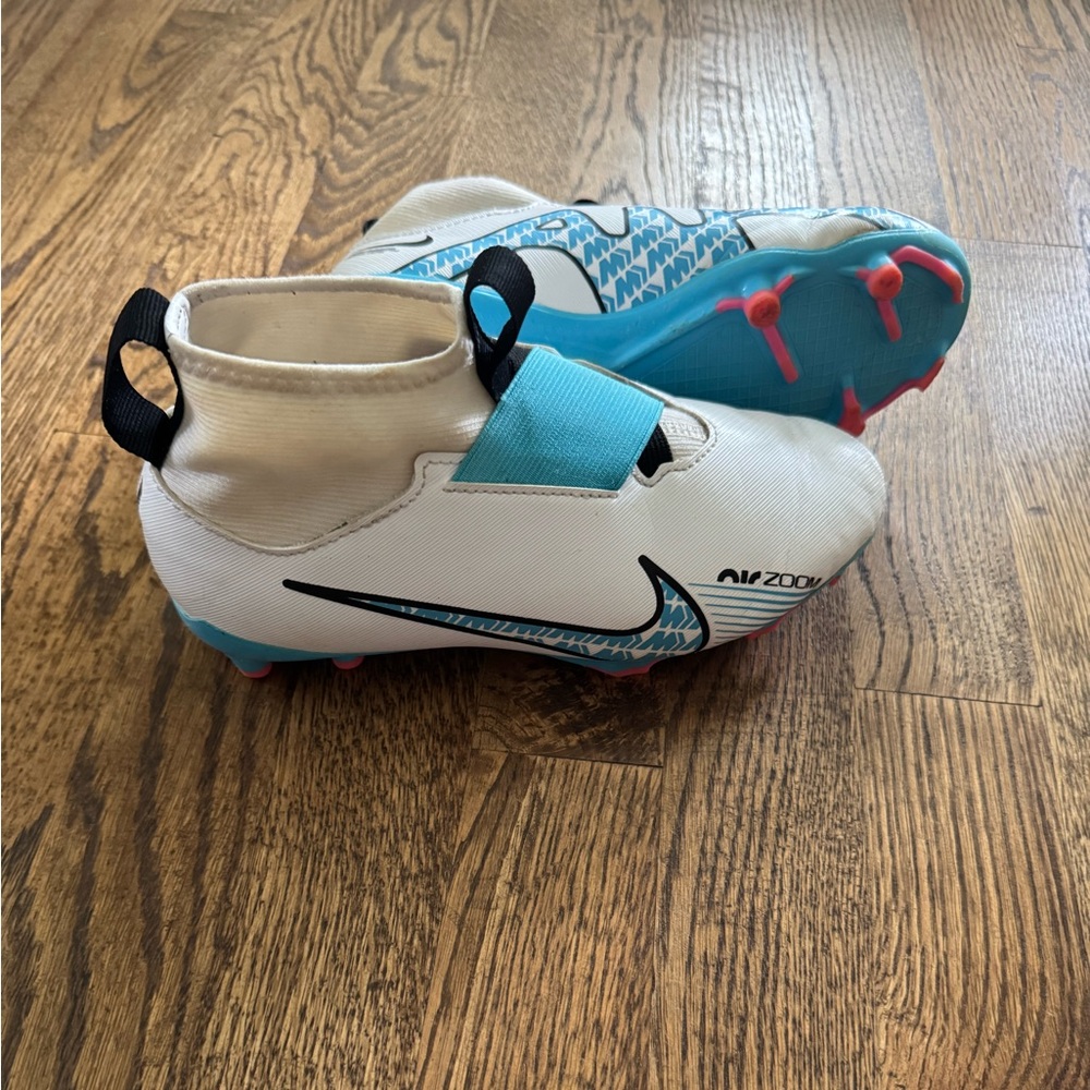 Nike Kids Cleats  - White, pink, Teal